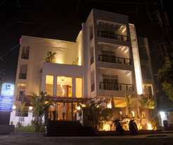 Living Room By Seasons Hotels