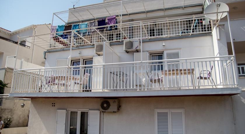 Apartments & Rooms Nenada