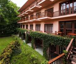 Riverhouse Resort