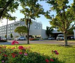 Hotel Doubletree By Hilton Wichita Airport