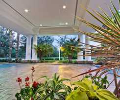 Holiday Inn Express & Suites Tampa-I-75 @ Bruce B. Downs