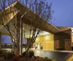 Super 8 By Wyndham Charlotte University