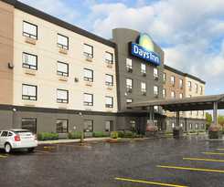 Hotel Days Inn By Wyndham Regina Airport West