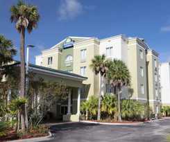 Days Inn and Suites By Wyndham Fort Pierce I-95