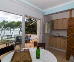 Hotel APARTAMENTOS CANYELLES MARINA 3000 - ROSES