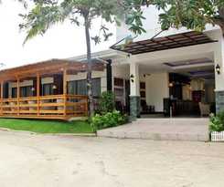 Hotel BlueFins Resort