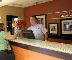Hotel HAMPTON INN and SUITES ALBANY-AIRPORT