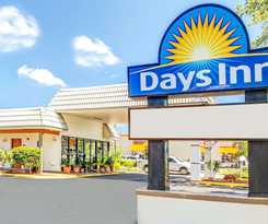 Days Inn By Wyndham St. Petersburg Central