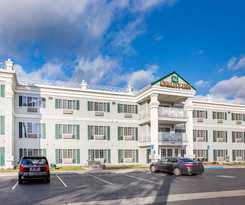 Hotel Quality Inn and Suites