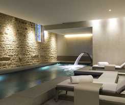 Hotel Chateau De Bagnols