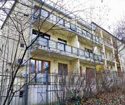 Gold Hotel and Apartments