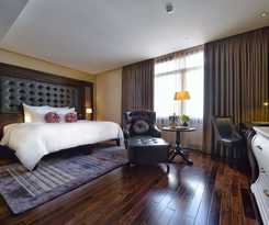 Hotel Paradise Suites