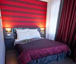  Travel Hotel