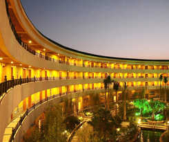 Hotel Longmen Natural Hotspring Resort