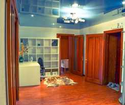 Hotel Apartment On Sibiryakov-gvardeytsev