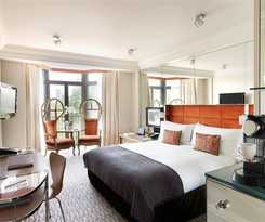 Hotel The Athenaeum and Residences