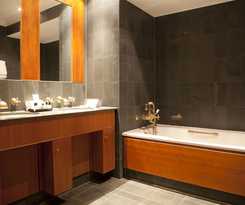 Hotel Five Lakes Resort