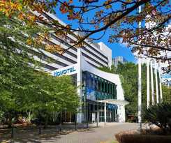 Novotel London West
