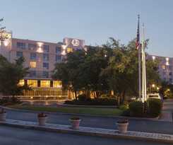 Hotel Doubletree By Hilton Boston Bayside