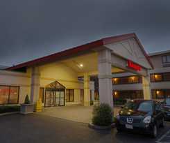 Hotel Ramada By Wyndham Boston