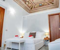 Hotel Lh Royal Suites