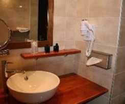 Hotel The Originals Relais, Auberge De La Petite Ferme