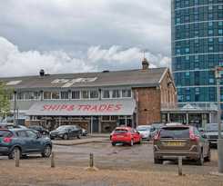 Hotel Ship and Trades