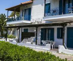 Metaxatos Apartments