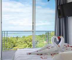 Hotel El Faro Containers Beach