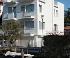Villa Venice Movie