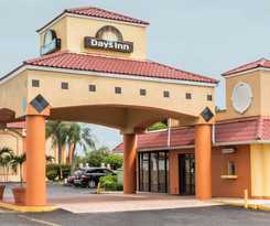 Days Inn By Wyndham Fort Myers
