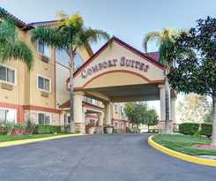 Hotel Comfort Suites Near Six Flags Magic Mountain