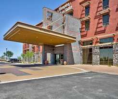 Hampton Inn and Suites Scottsdale at Talking Stick