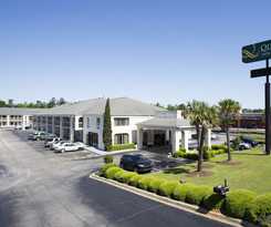 Hotel Quality Inn and Suites