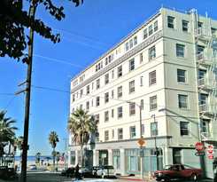 Air Venice On The Beach