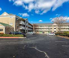 Hotel HomeTowne Studios by Red Roof Atlanta - Chamblee