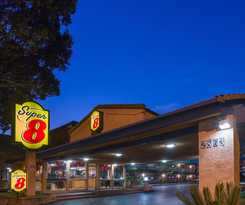 Super 8 By Wyndham Pasadena/la Area