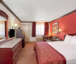 Ramada By Wyndham Pasadena