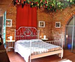  Fattoria Santa Lucia