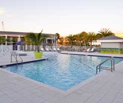 Clarion Inn and Suites Across From Universal Orlando Resort