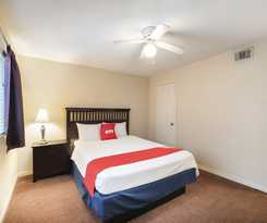 Hotel Oyo and Apartments Houston Galleria