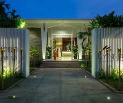 Lynnaya Urban River Resort