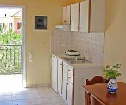 Pythos Studios & Apartments