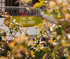 Hostal Ericeira Chill Hill Hostel and Private Rooms - Peach Garden