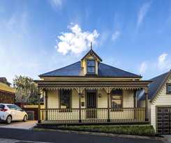 Corinda Contemporary