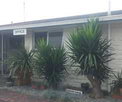 Hotel Raymar Motor Inn