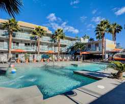 Hotel Oasis At Gold Spike - Adults Only