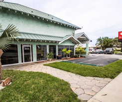 Econo Lodge Cocoa Beach - Near The Port