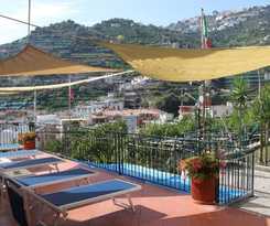  Eden Holiday Apartment