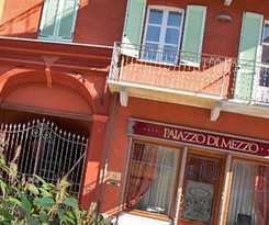 Palazzo Di Mezzo